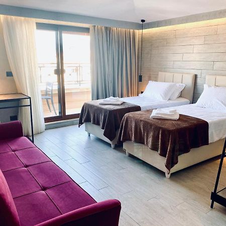 Deluxe Rooms In Blloku Area ติรานา ภายนอก รูปภาพ