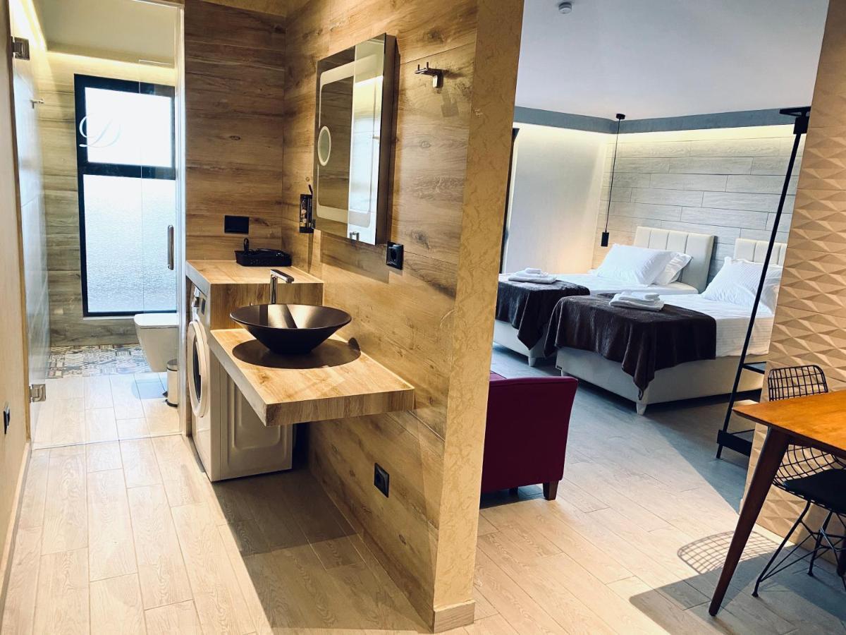 Deluxe Rooms In Blloku Area ติรานา ภายนอก รูปภาพ