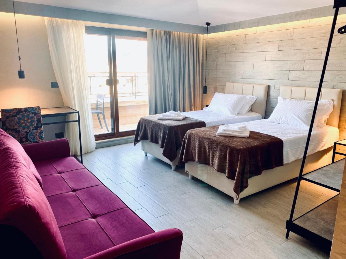Deluxe Rooms In Blloku Area ติรานา ภายนอก รูปภาพ