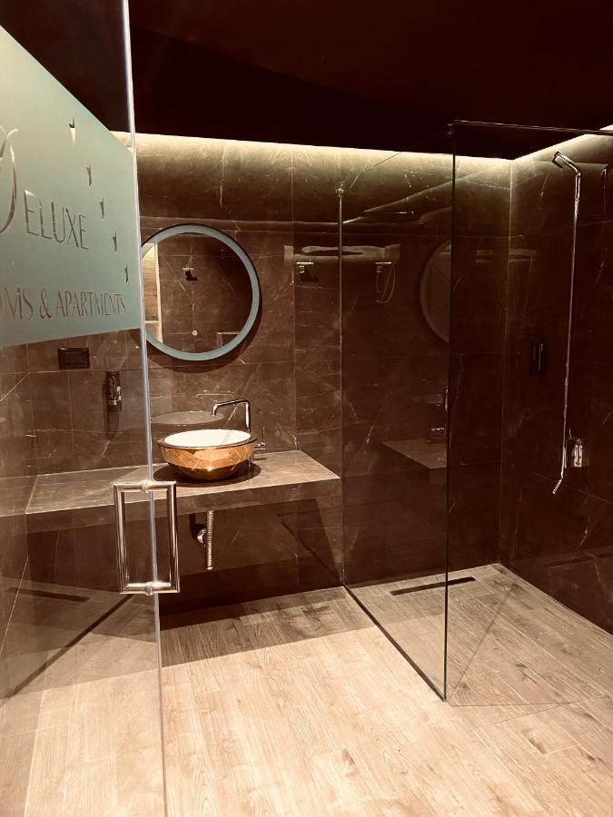 Deluxe Rooms In Blloku Area ติรานา ภายนอก รูปภาพ