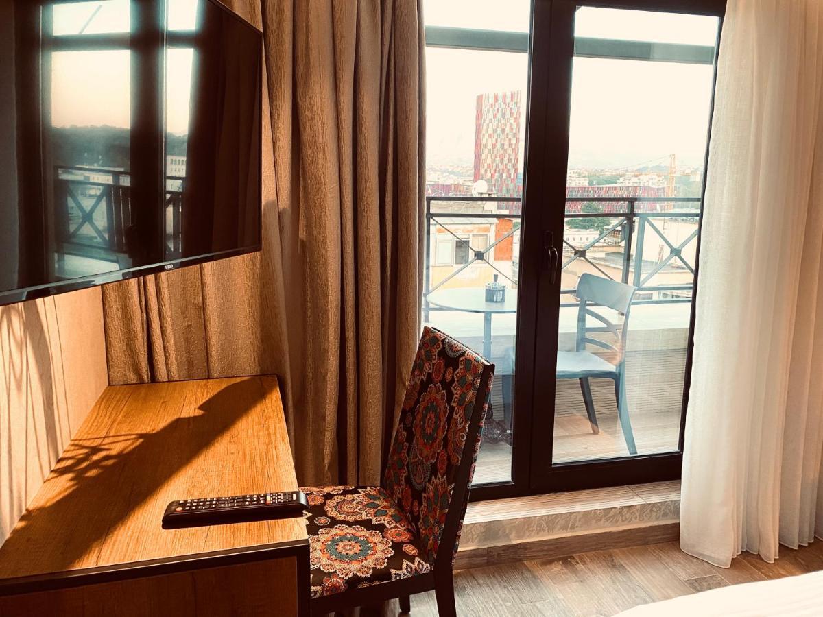 Deluxe Rooms In Blloku Area ติรานา ภายนอก รูปภาพ