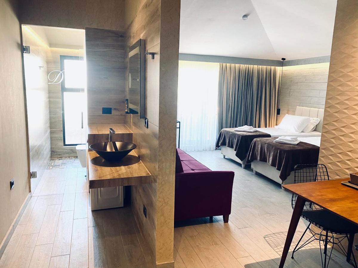 Deluxe Rooms In Blloku Area ติรานา ภายนอก รูปภาพ