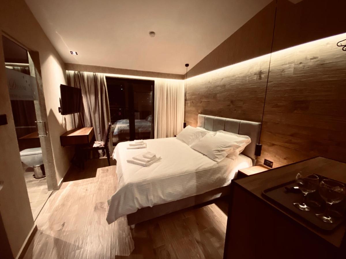 Deluxe Rooms In Blloku Area ติรานา ภายนอก รูปภาพ